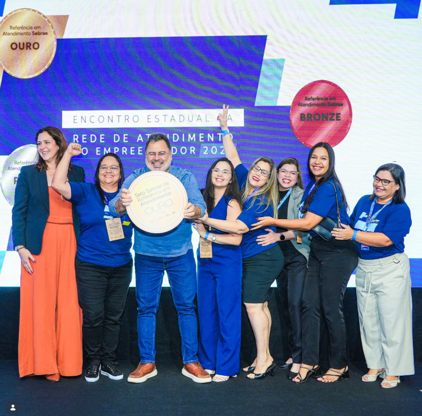 Equipe da Sala do Empreendedor celebrando o bicampeonato do Selo Ouro em 2025