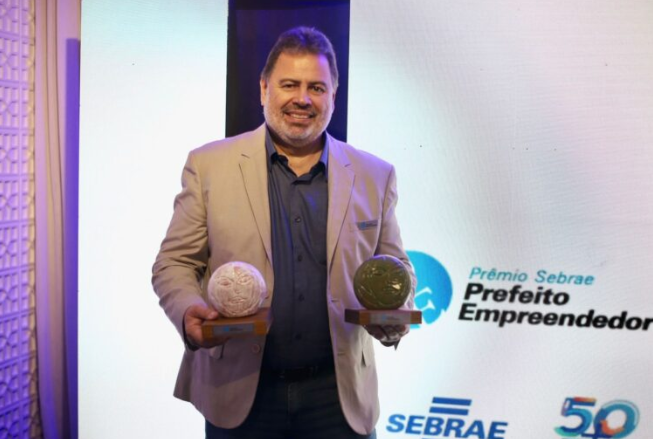 Entrega do Prêmio Sebrae Prefeitura Empreendedora 2021 ao município de Afogados da Ingazeira